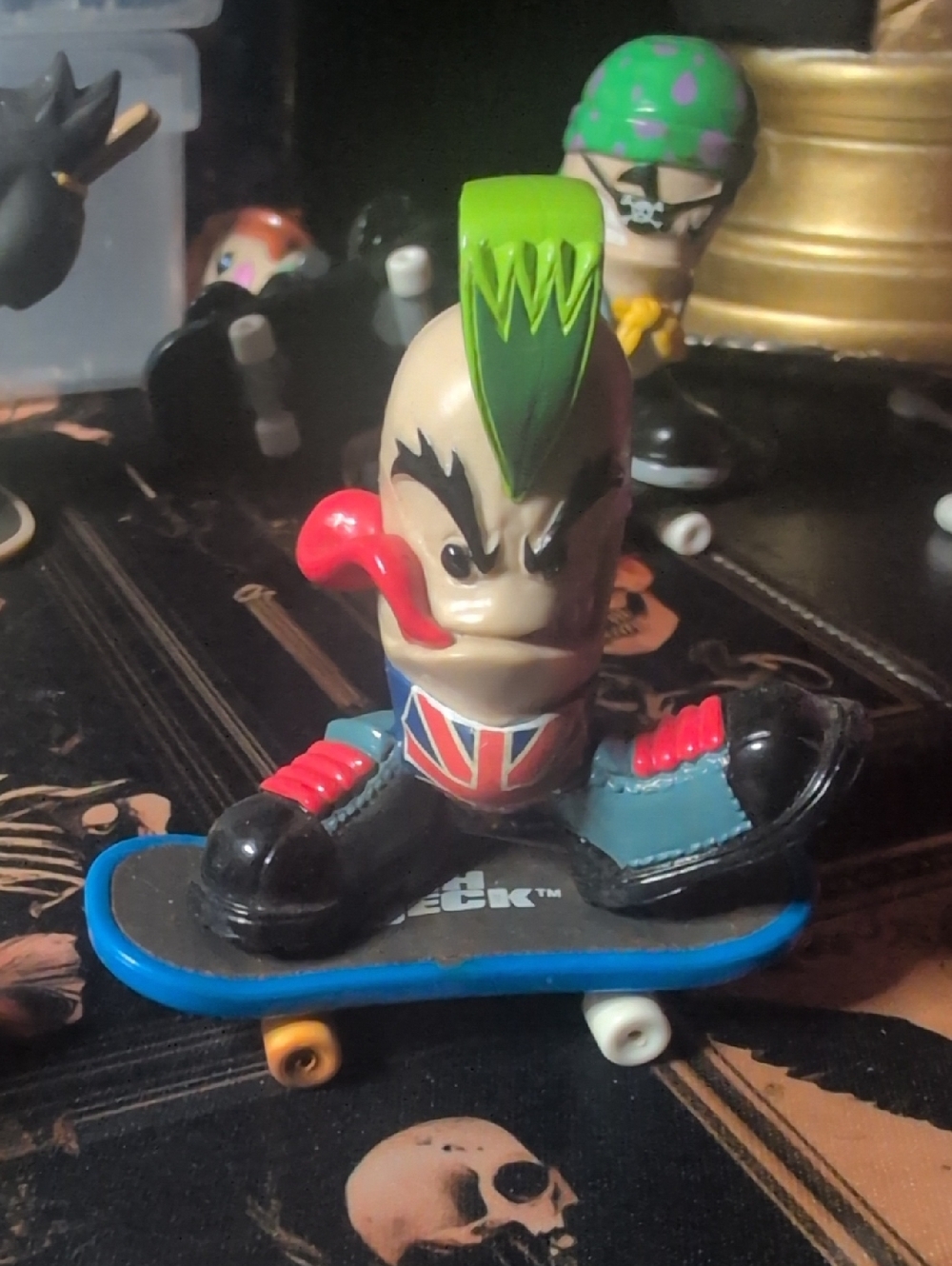 Green-Haired Punk Skateboard Figure Kids Toy - Unbranded